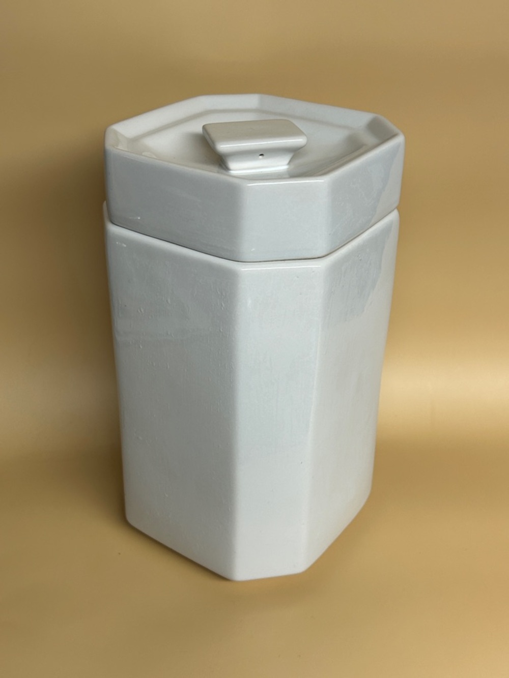 Anchor Hocking White Hexagonal Ceramic hermetic Canister with Lid
